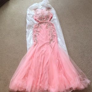 Formal Mermaid lace Dress. Size small.